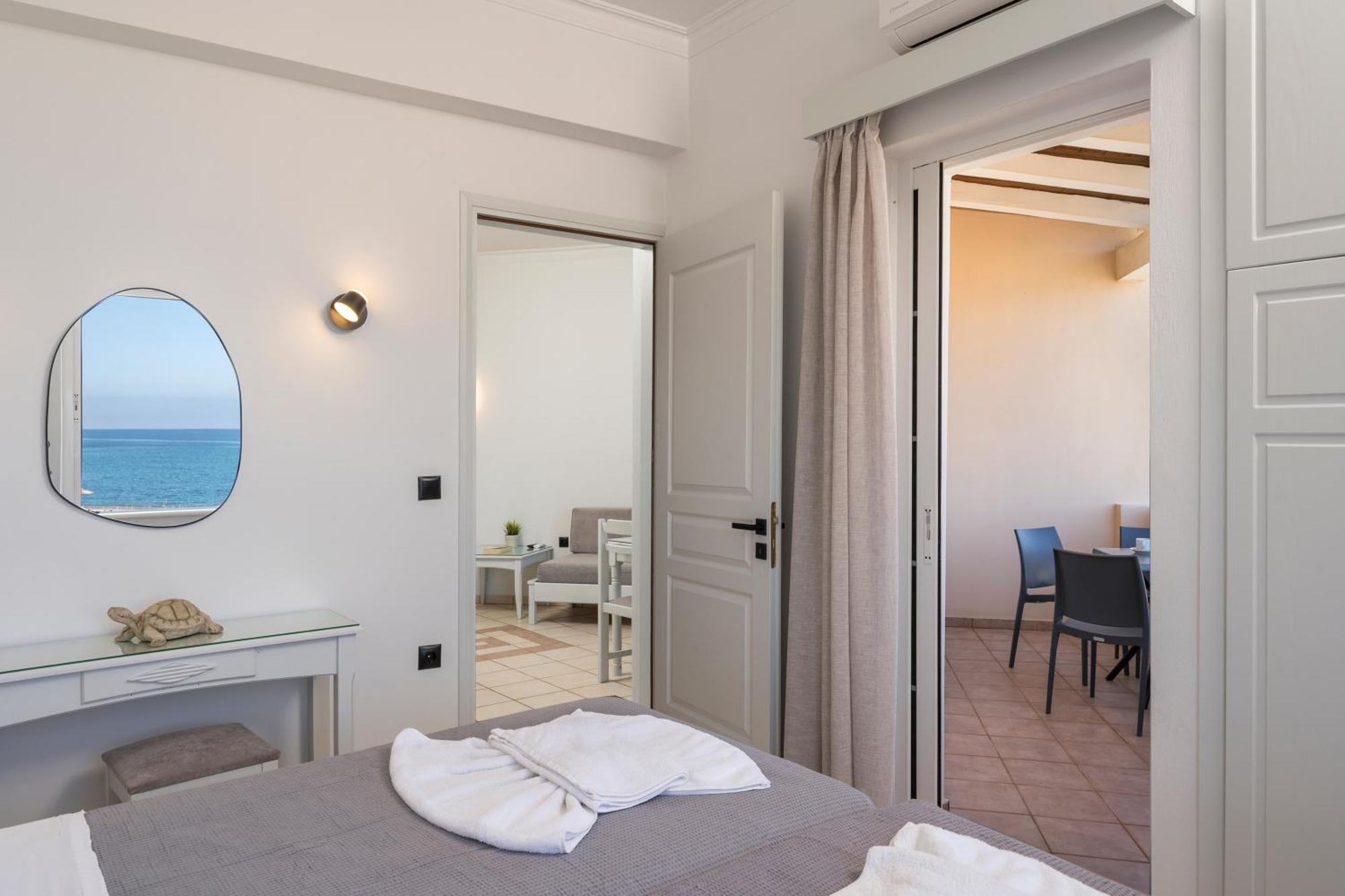 Hotel Caretta Beach Йеранион Экстерьер фото